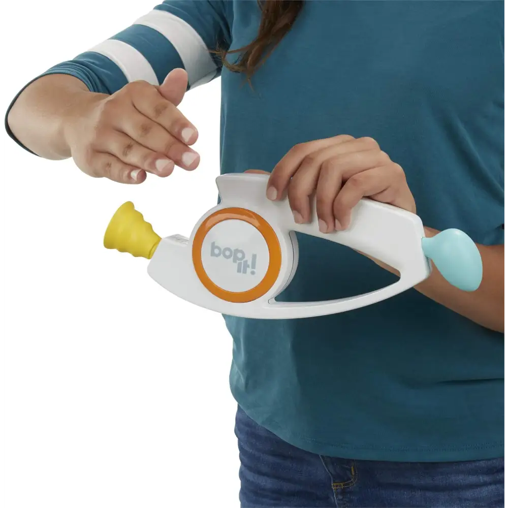 Hasbro Gaming Bop It! Electronic Game Unit for fun classic dexterity games with friends